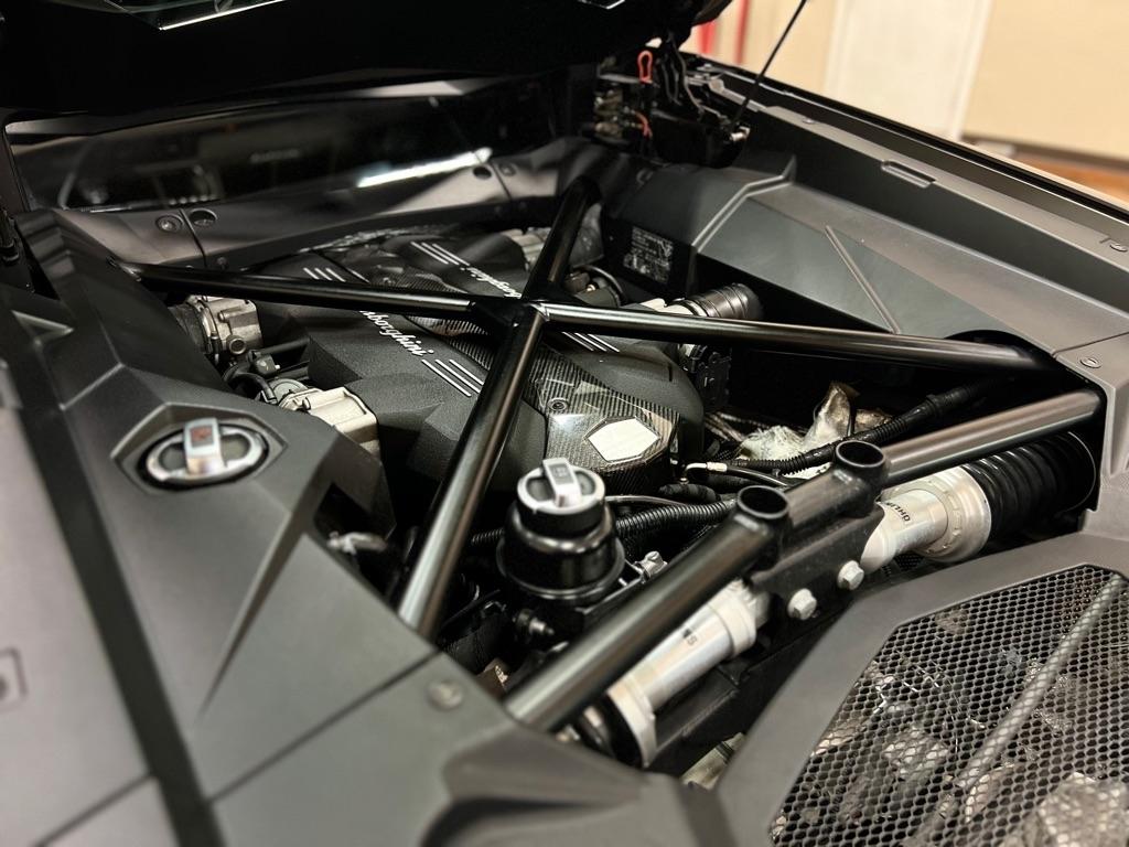 Lamborghini Aventador 2dr Cpe 2012