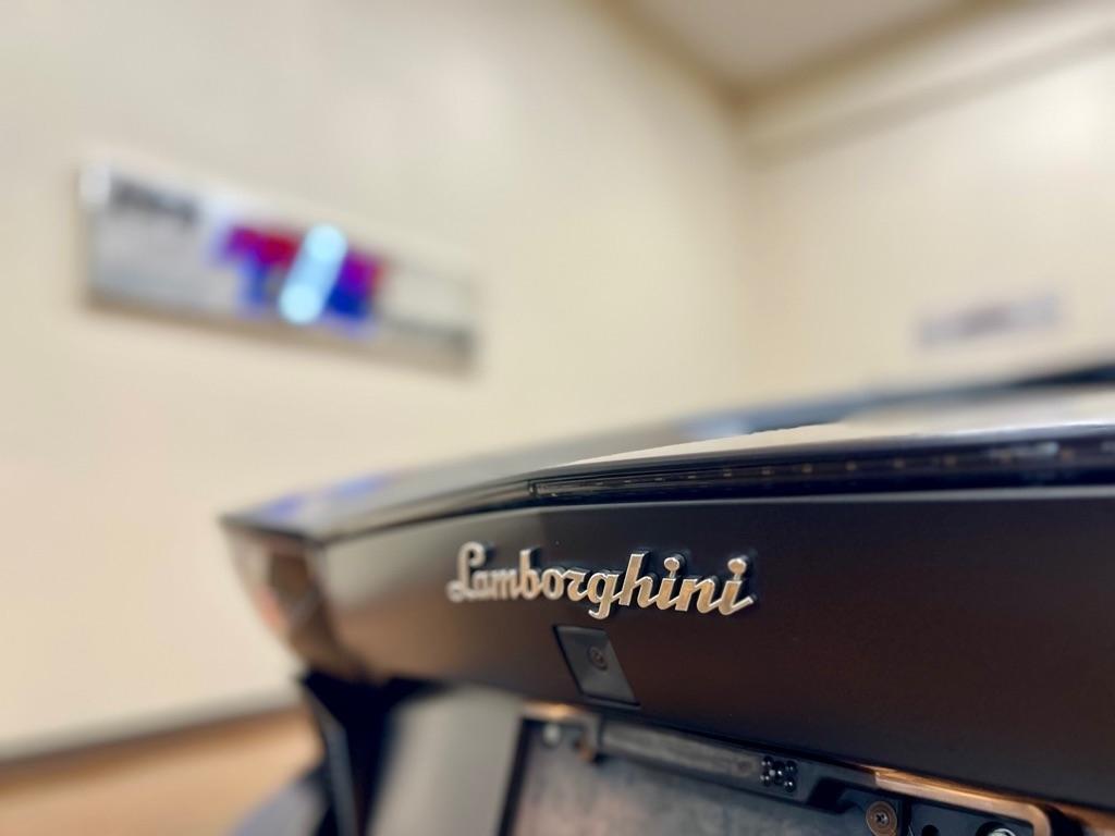 Lamborghini Aventador 2dr Cpe 2012