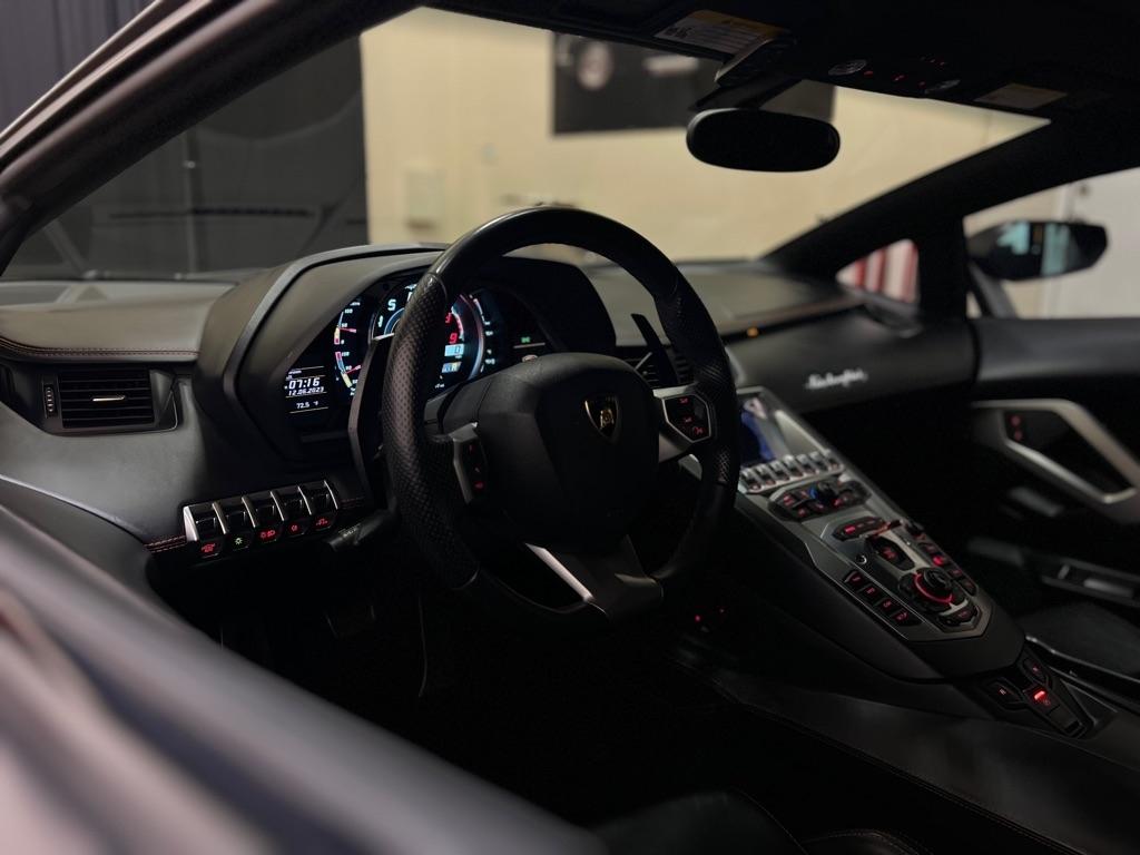 Lamborghini Aventador 2dr Cpe 2012