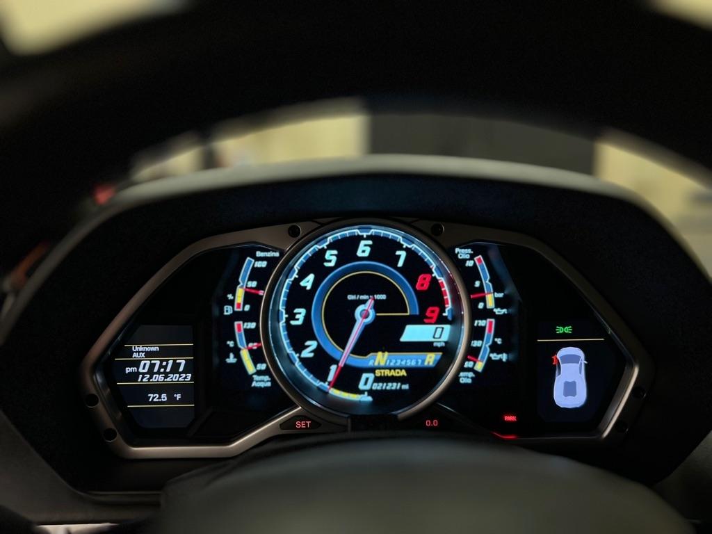 Lamborghini Aventador 2dr Cpe 2012