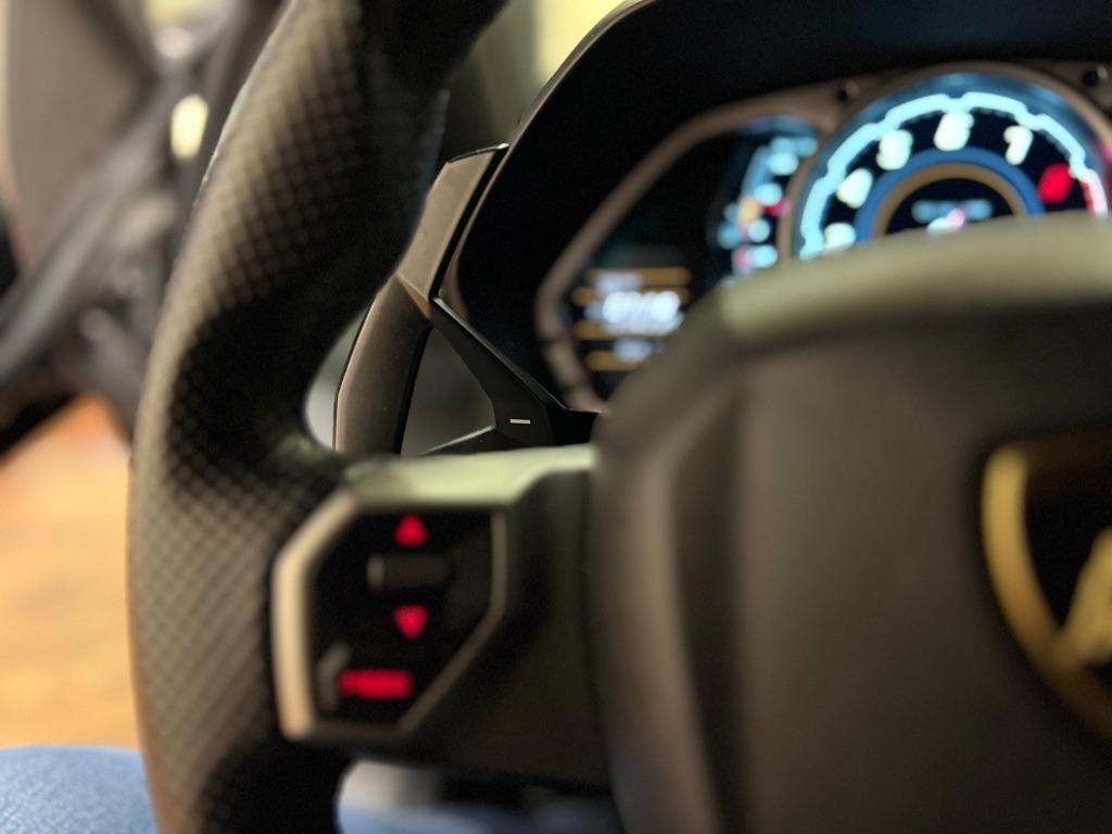 Lamborghini Aventador 2dr Cpe 2012