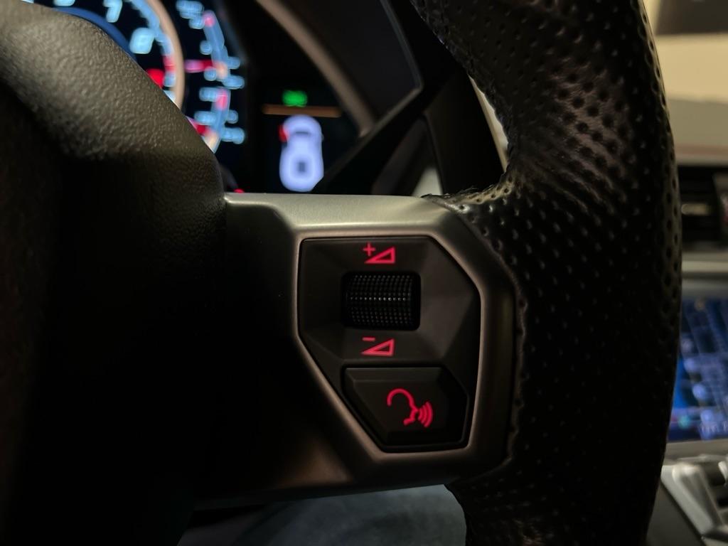 Lamborghini Aventador 2dr Cpe 2012