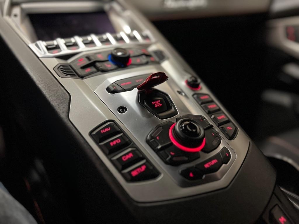 Lamborghini Aventador 2dr Cpe 2012