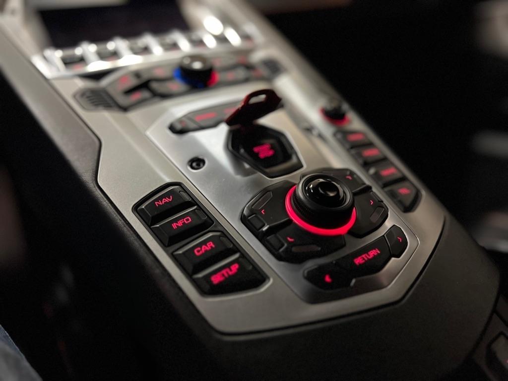 Lamborghini Aventador 2dr Cpe 2012