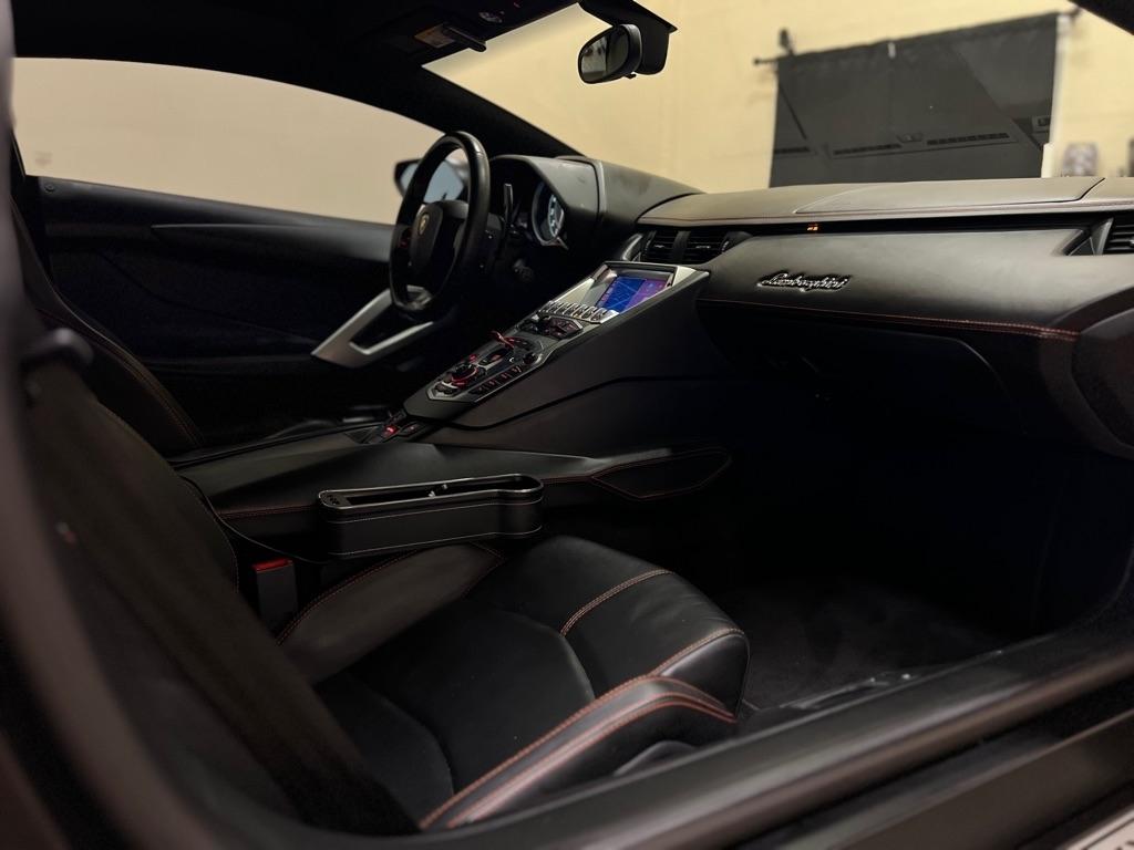 Lamborghini Aventador 2dr Cpe 2012