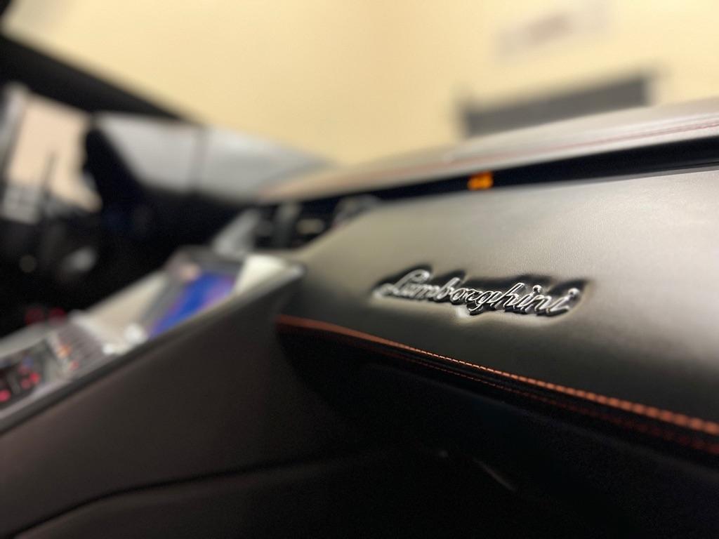 Lamborghini Aventador 2dr Cpe 2012