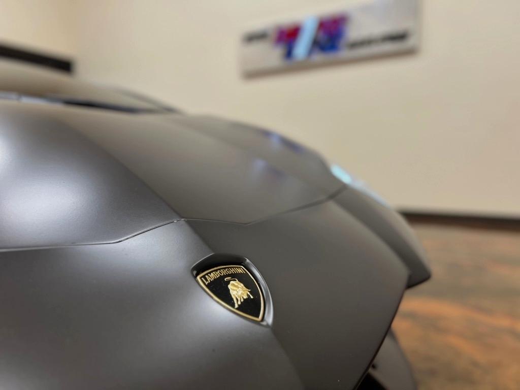 Lamborghini Aventador 2dr Cpe 2012