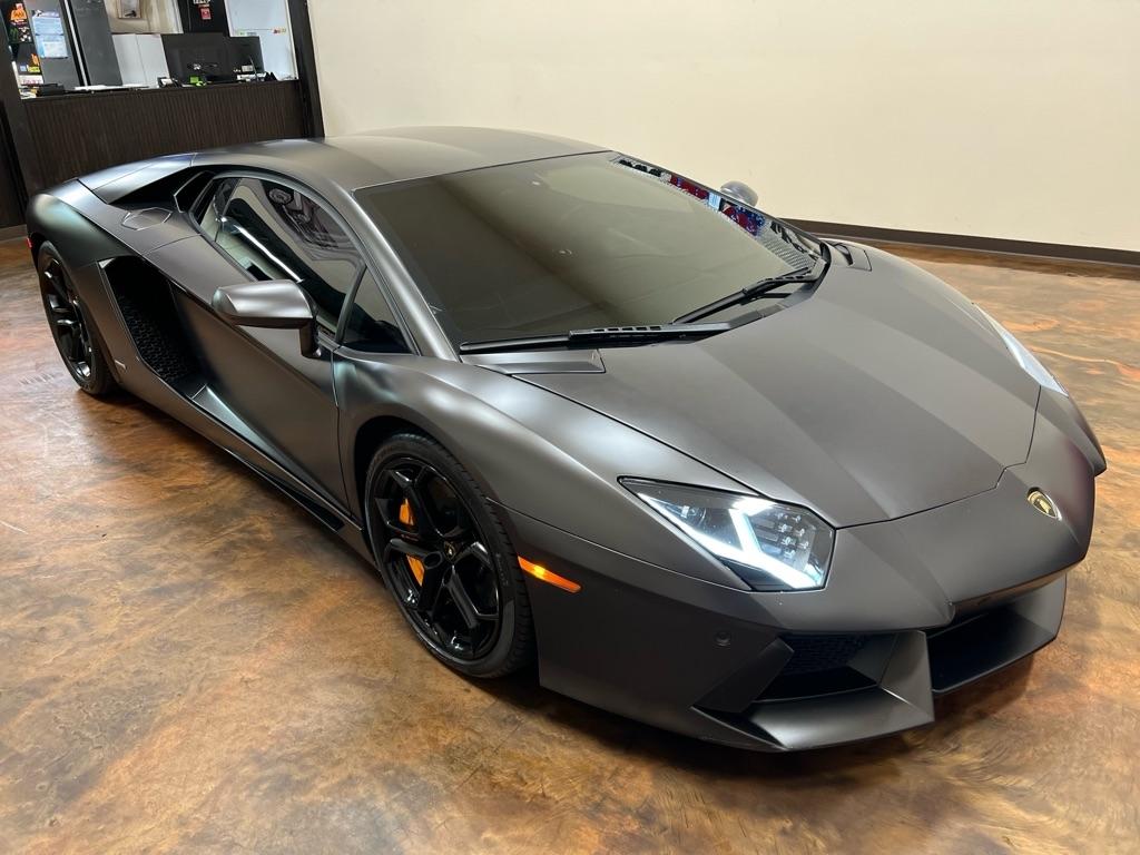 Lamborghini Aventador 2dr Cpe 2012