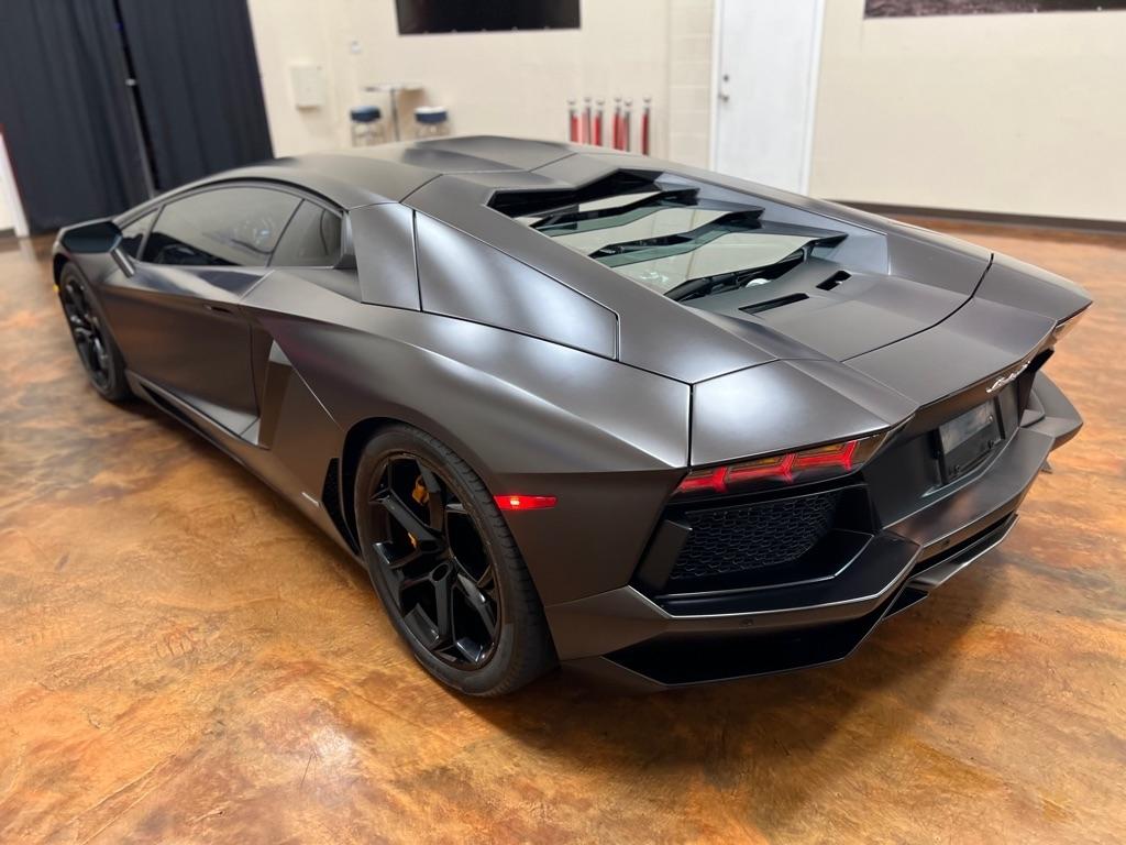 Lamborghini Aventador 2dr Cpe 2012