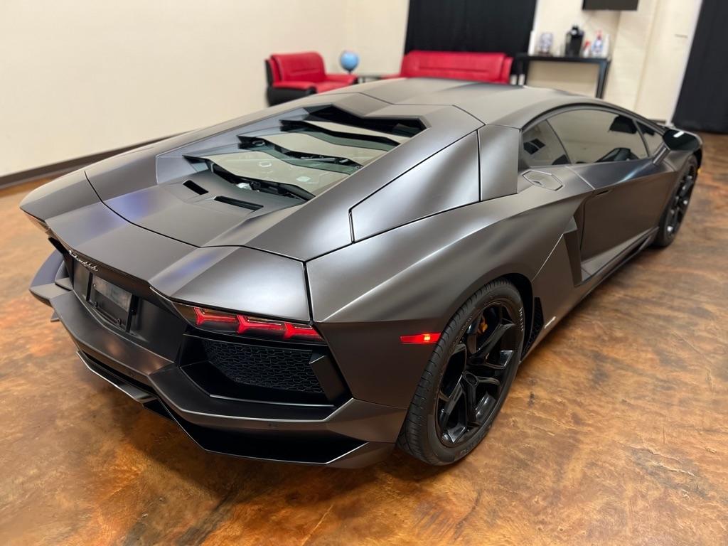 Lamborghini Aventador 2dr Cpe 2012