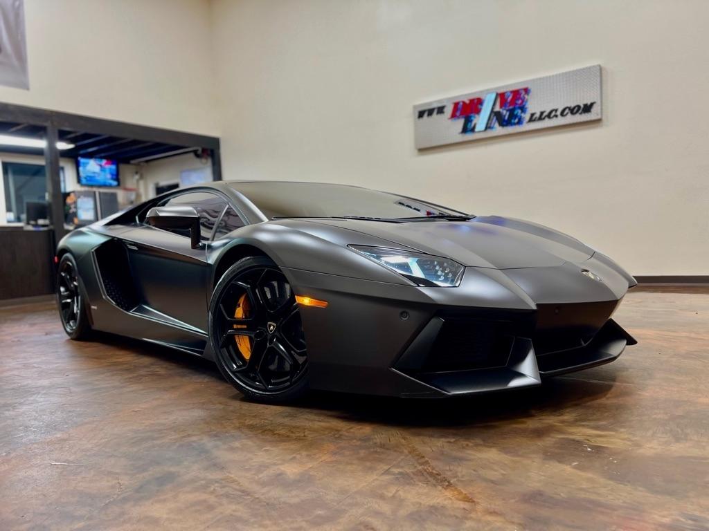 Lamborghini Aventador 2dr Cpe 2012