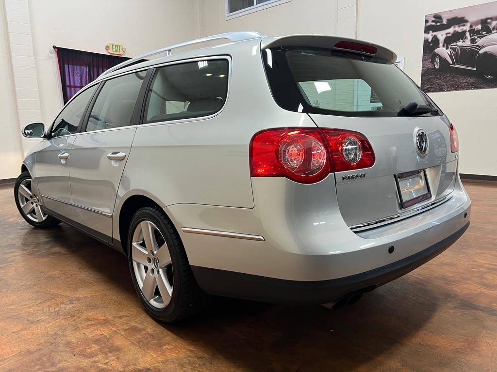 Volkswagen Passat Wagon 4dr Auto Komfort FWD 2009