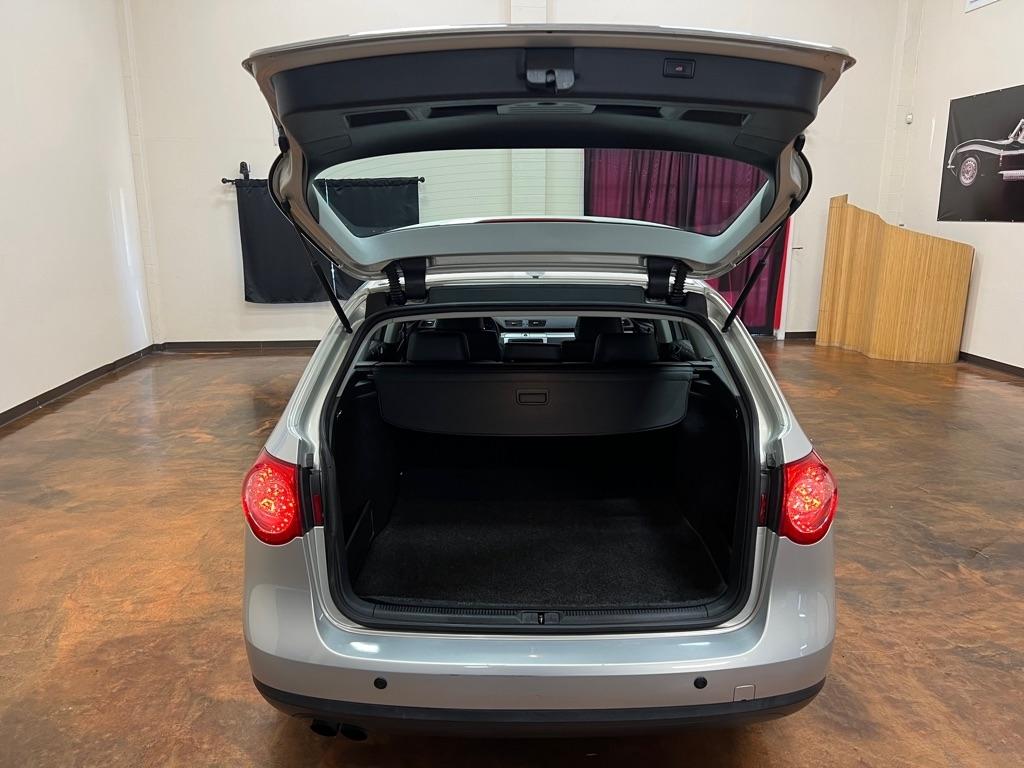 Volkswagen Passat Wagon 4dr Auto Komfort FWD 2009