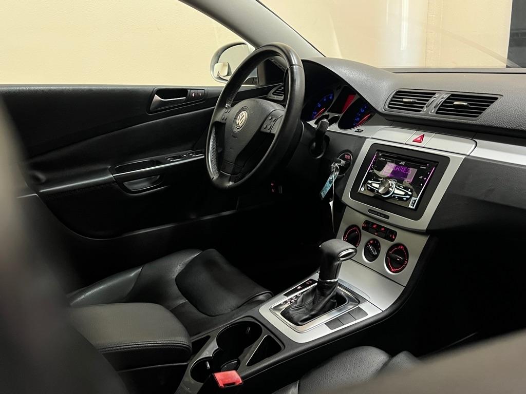 Volkswagen Passat Wagon 4dr Auto Komfort FWD 2009