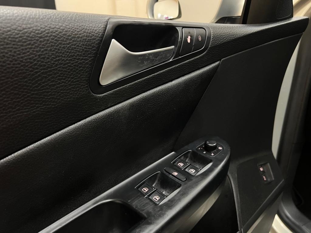 Volkswagen Passat Wagon 4dr Auto Komfort FWD 2009