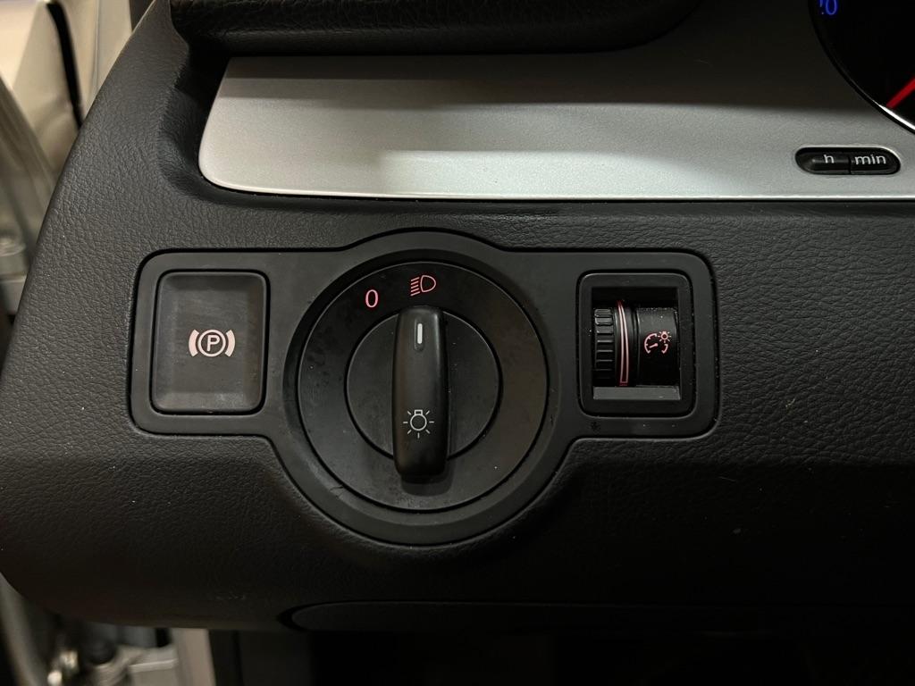 Volkswagen Passat Wagon 4dr Auto Komfort FWD 2009