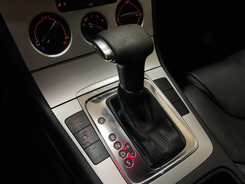 Volkswagen Passat Wagon 4dr Auto Komfort FWD 2009