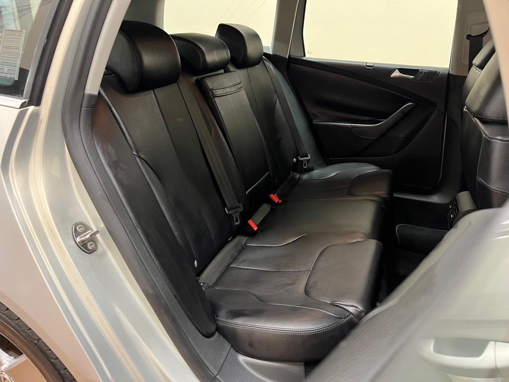 Volkswagen Passat Wagon 4dr Auto Komfort FWD 2009
