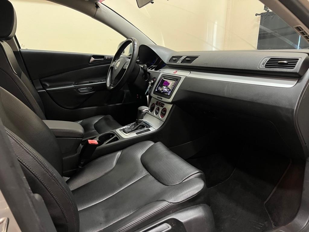 Volkswagen Passat Wagon 4dr Auto Komfort FWD 2009