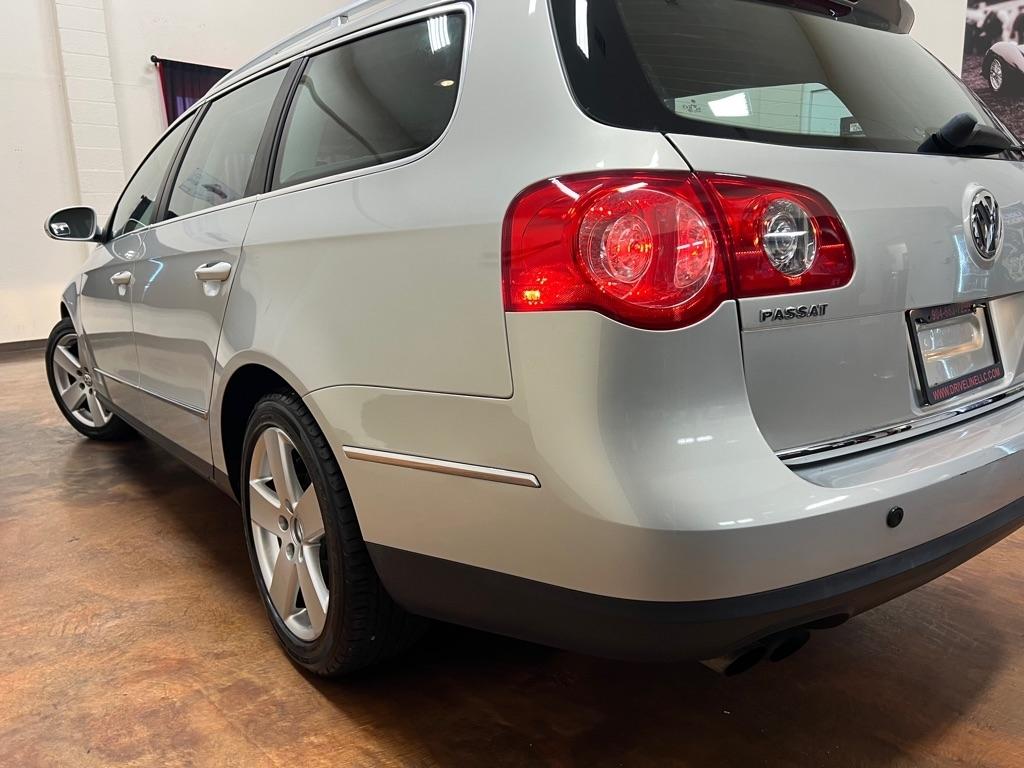 Volkswagen Passat Wagon 4dr Auto Komfort FWD 2009