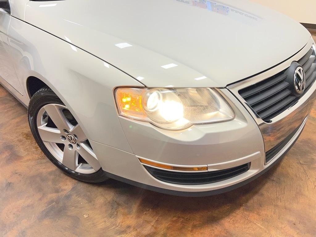 Volkswagen Passat Wagon 4dr Auto Komfort FWD 2009