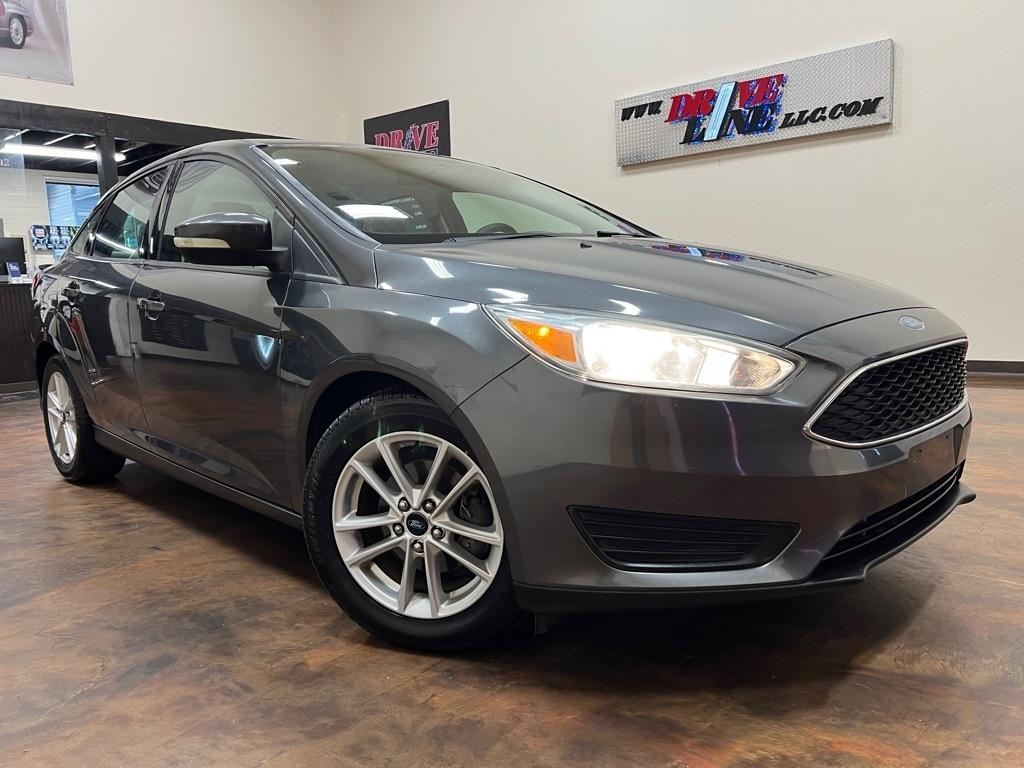 2017 Ford Focus Sedan SE's photo