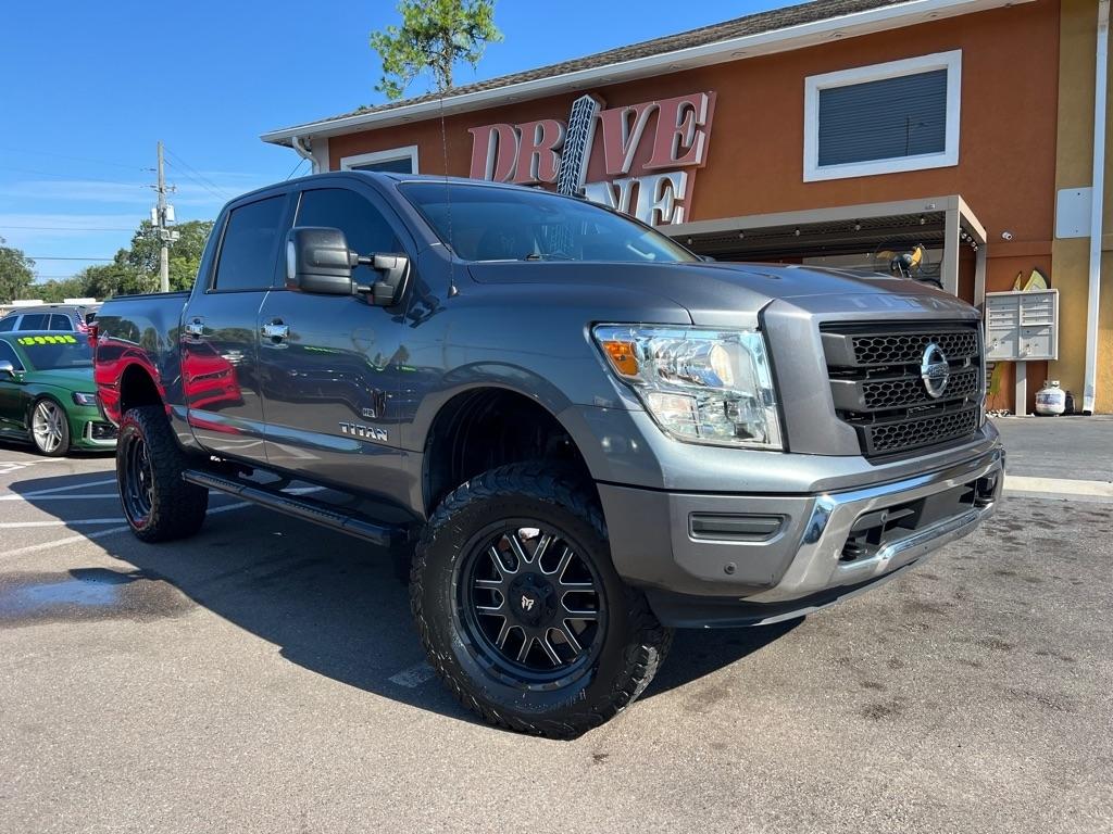 2021 Nissan Titan 4x4 Crew Cab SV