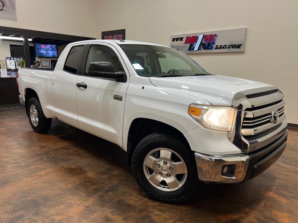 2017 Toyota Tundra 4WD SR Double Cab 6.5' Bed 5.7L FFV (Natl)