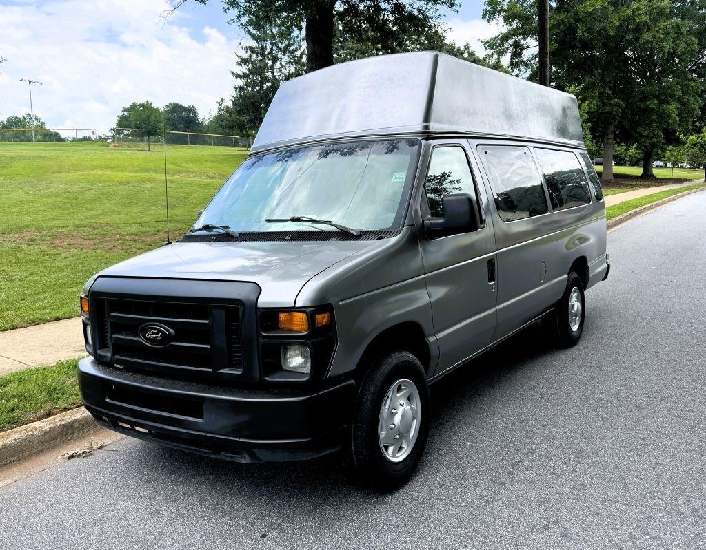 2010 Ford E-Series Econoline Wagon