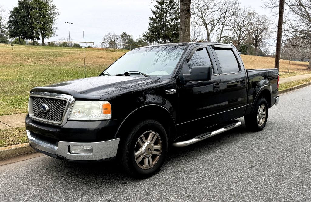 2005 Ford F-150 Lariat 2WD SuperCrew 5.5' Box