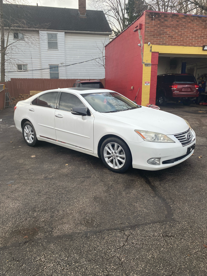 Lexus ES 350 Sedan 2011