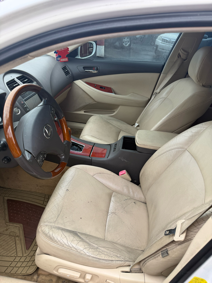 Lexus ES 350 Sedan 2011