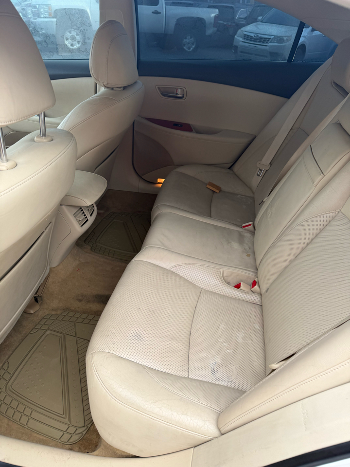 Lexus ES 350 Sedan 2011