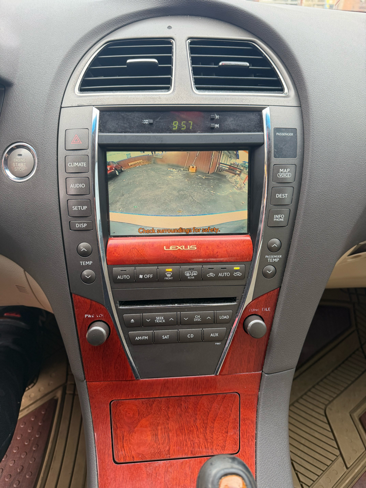 Lexus ES 350 Sedan 2011