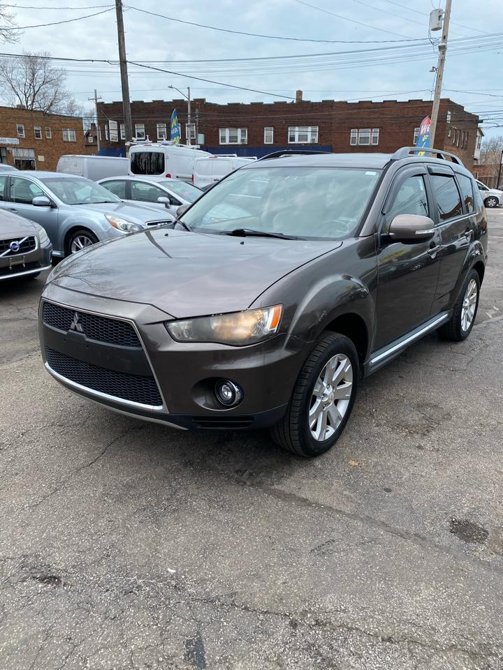 Mitsubishi Outlander SE 2010