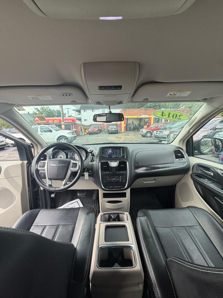 Chrysler Town & Country  2014