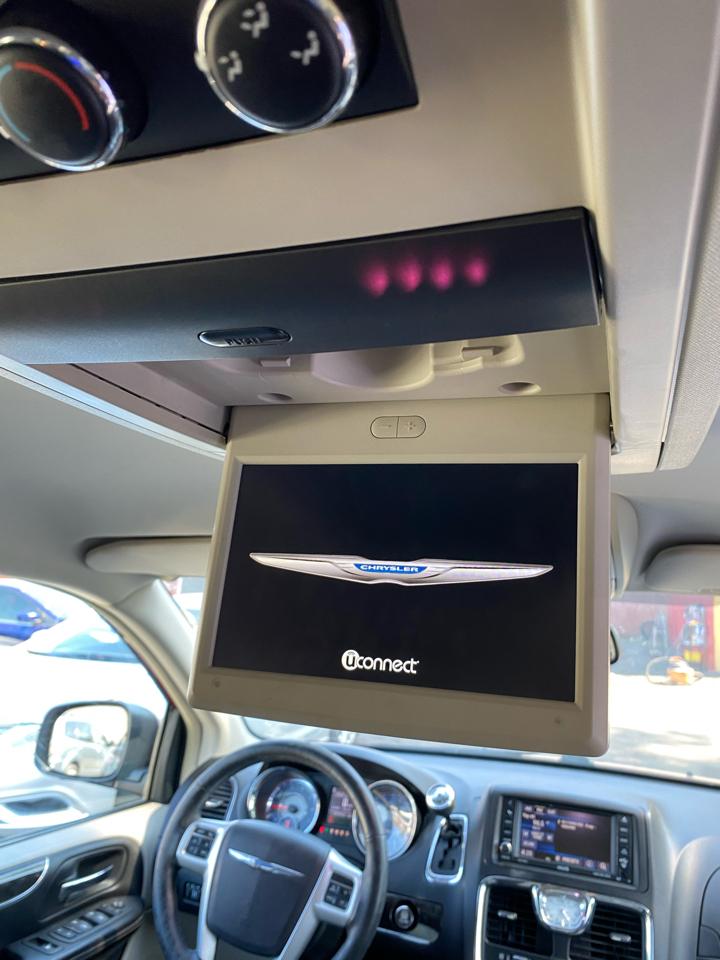 Chrysler Town & Country  2014