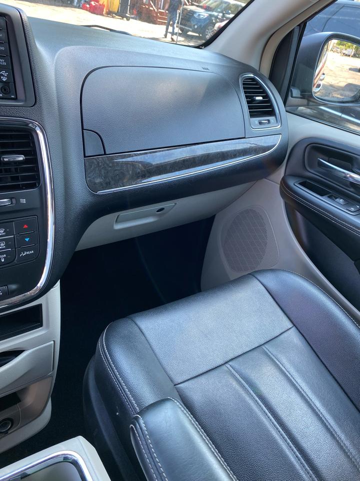 Chrysler Town & Country  2014