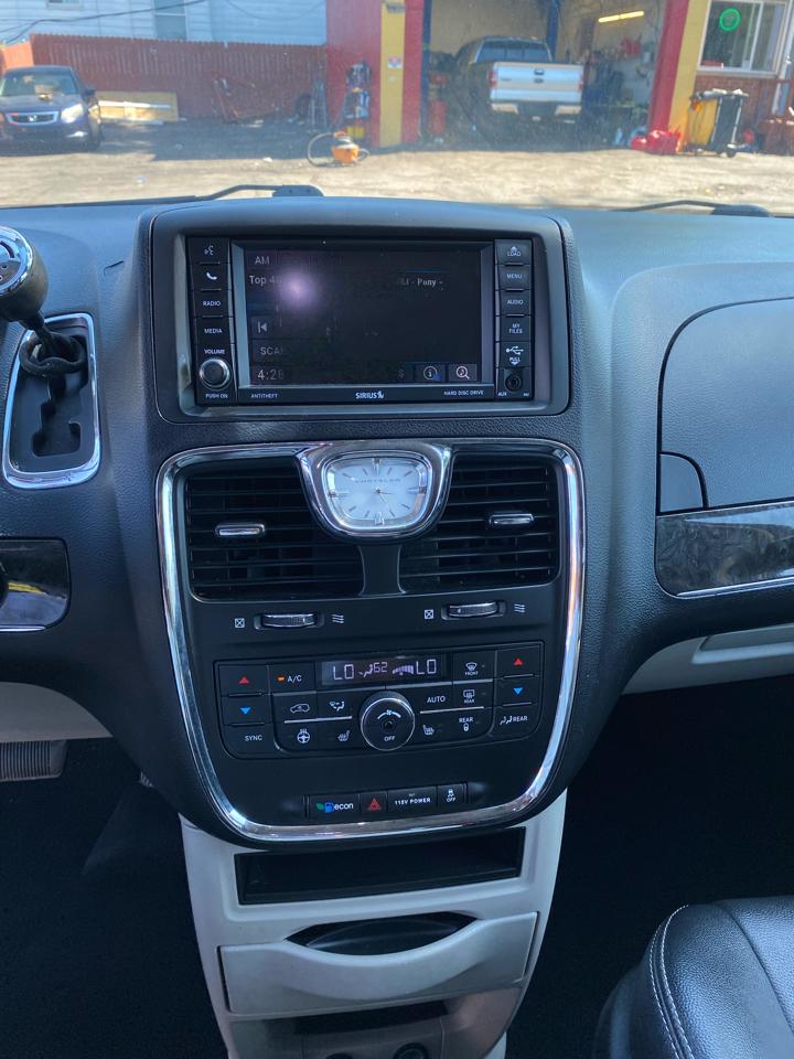 Chrysler Town & Country  2014