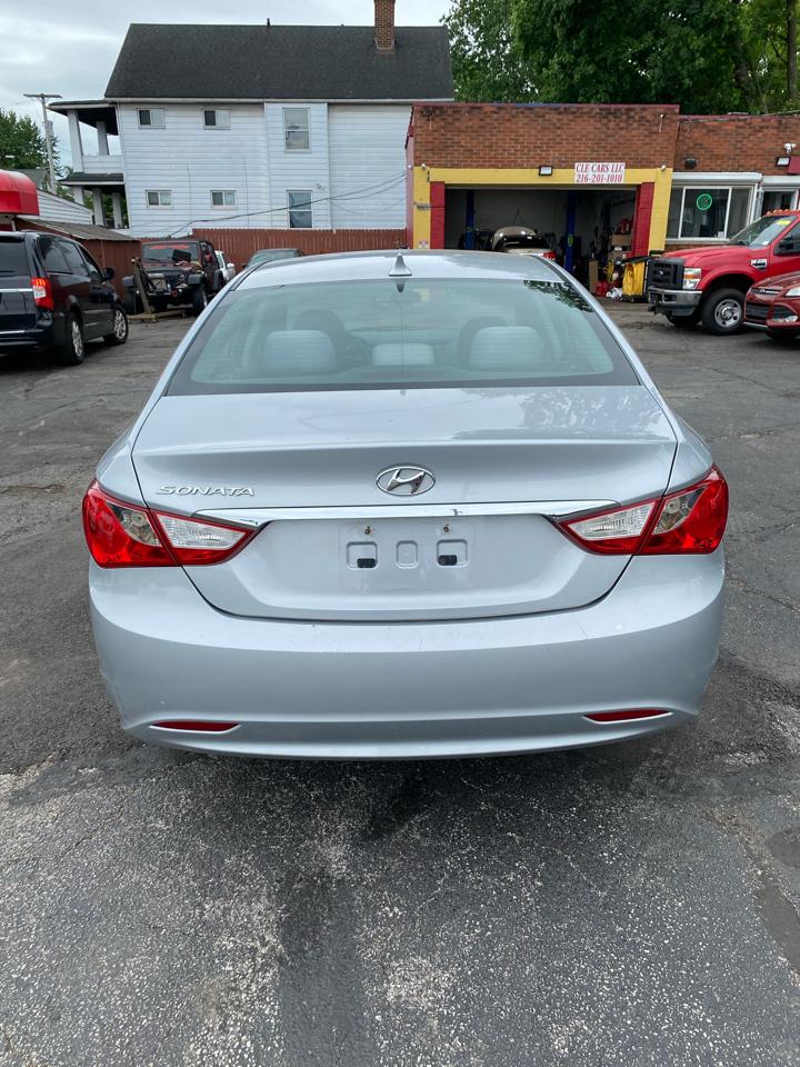 Hyundai Sonata  2011