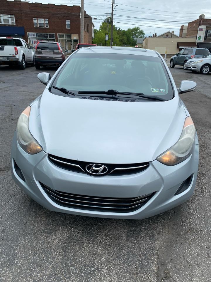 Hyundai Elantra  2011