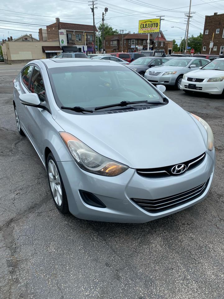 Hyundai Elantra  2011