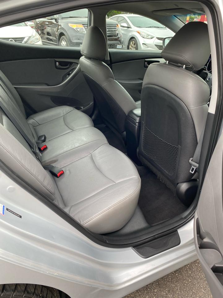 Hyundai Elantra  2011