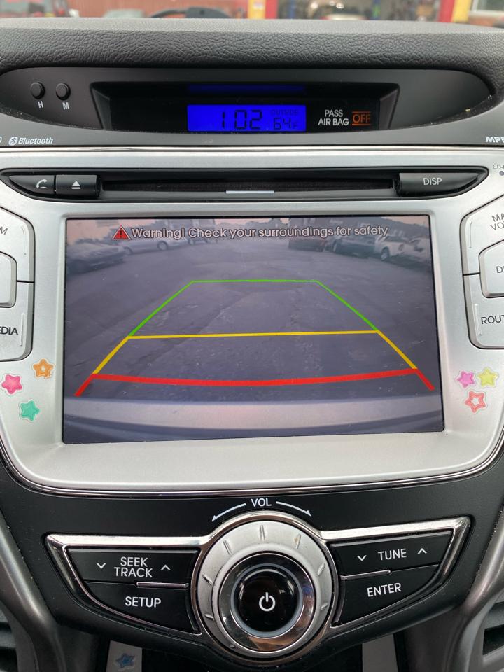 Hyundai Elantra  2011
