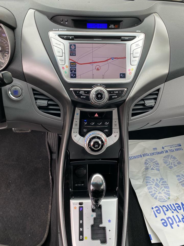 Hyundai Elantra  2011