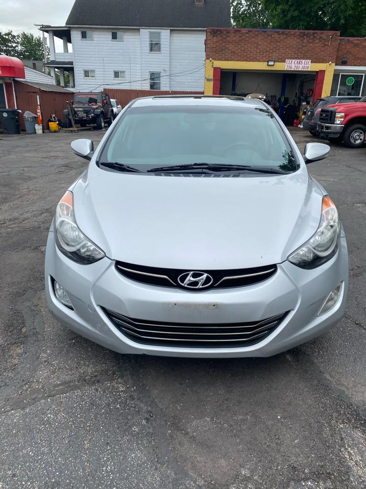 Hyundai Elantra  2013