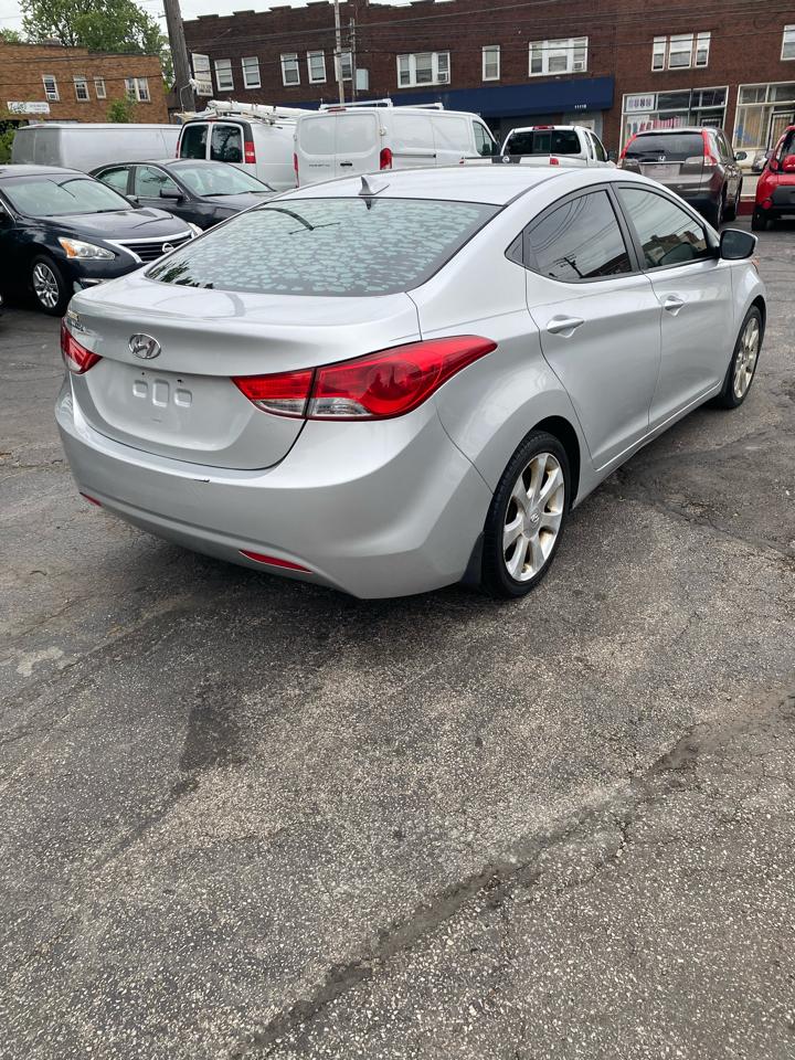 Hyundai Elantra  2013