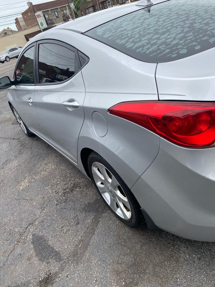 Hyundai Elantra  2013