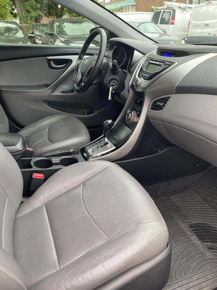 Hyundai Elantra  2013