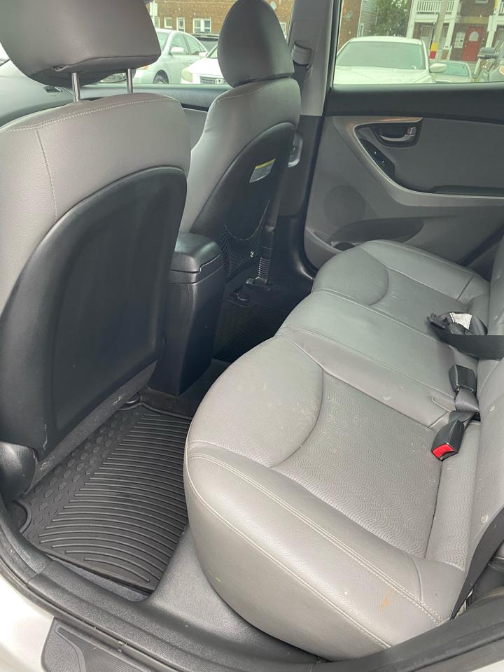 Hyundai Elantra  2013
